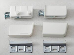 Подвеска на футорках регулируемая белая с крышкой